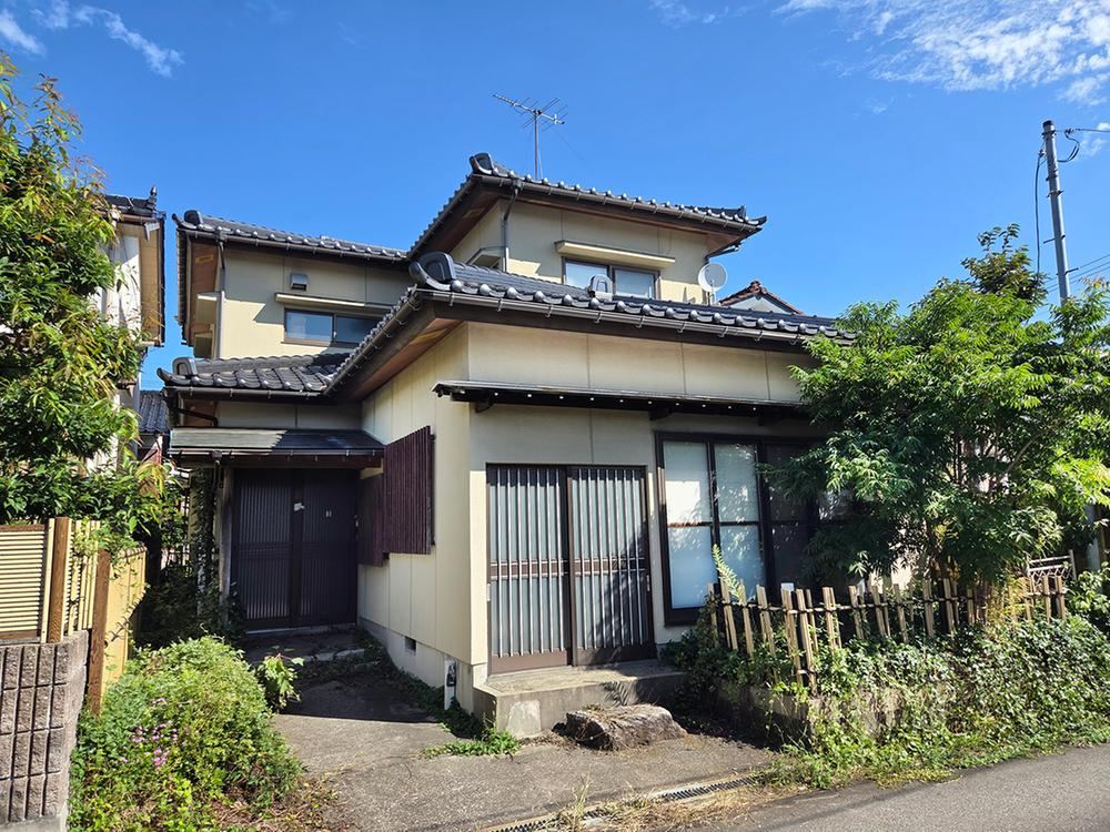 6DK house in Toyama, Toyama - Photo 1