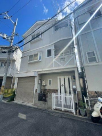 3LDK house in Kadoma, Osaka - Photo 1
