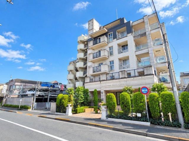 3LDK apartment in Katsushika Ward, Tokyo - Photo 1