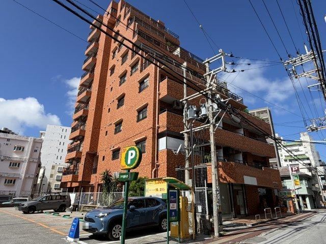 2LDK apartment in Naha, Okinawa - Photo 1