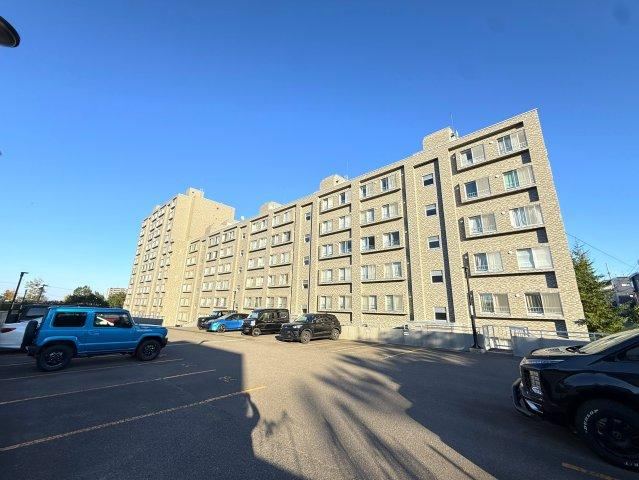 3LDK apartment in Nishi Ward, Sapporo, Hokkaido - Photo 1