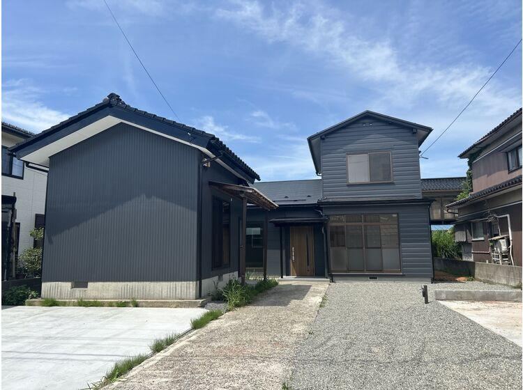 4LDK+S house in Toyama, Toyama - Photo 1