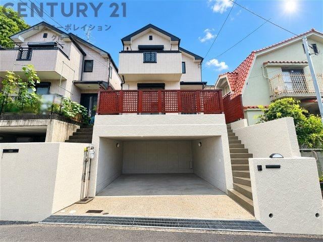 4LDK house in Higashinada Ward, Kobe, Hyogo - Photo 1