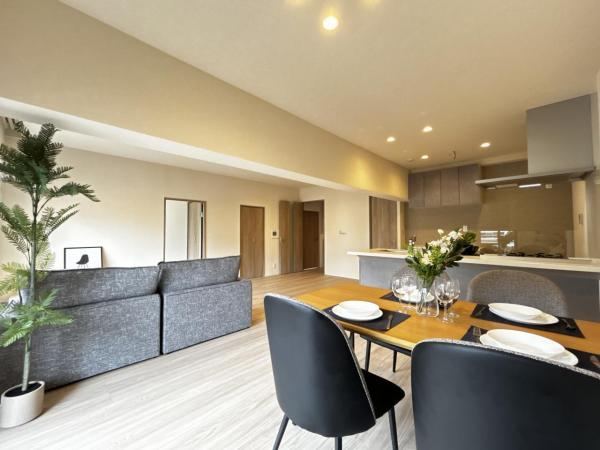 2LDK apartment in Kurume, Fukuoka - Photo 1