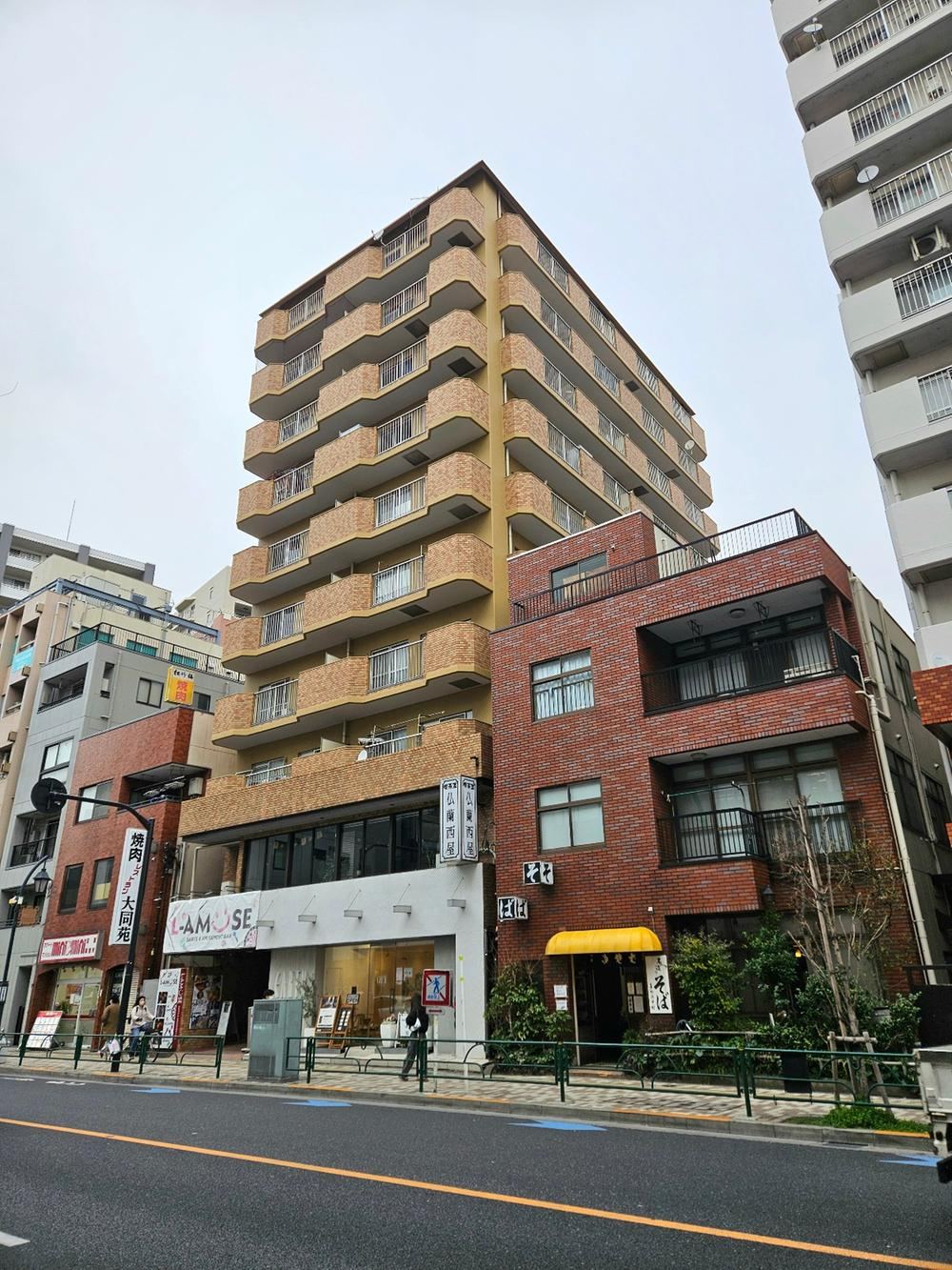 2LDK apartment in Katsushika Ward, Tokyo - Photo 1