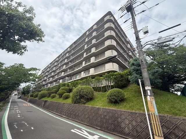 2LDK+S apartment in Hirakata, Osaka - Photo 1