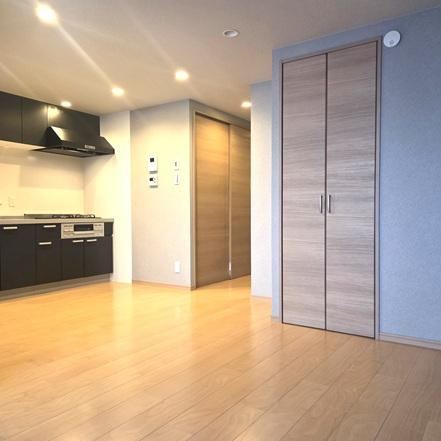 2LDK apartment in Toyonaka, Osaka - Photo 1