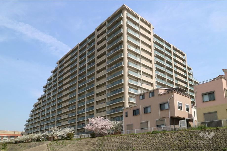 3LDK apartment in Takarazuka, Hyogo - Photo 1