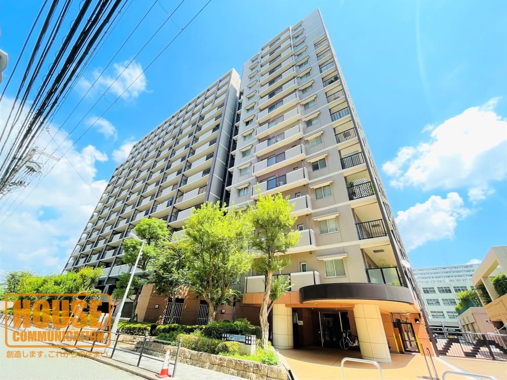 3LDK+S apartment in Yodogawa Ward, Osaka - Photo 1