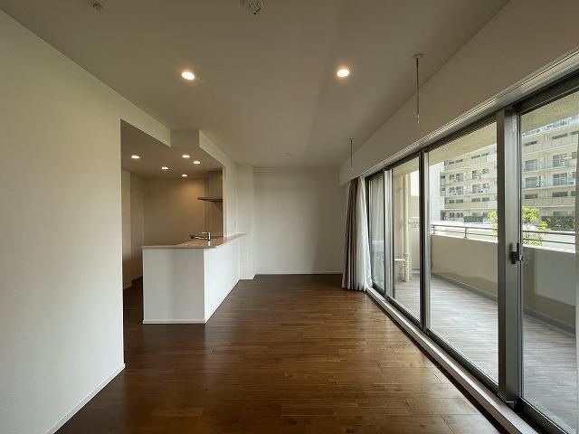 3LDK apartment in Neyagawa, Osaka - Photo 1