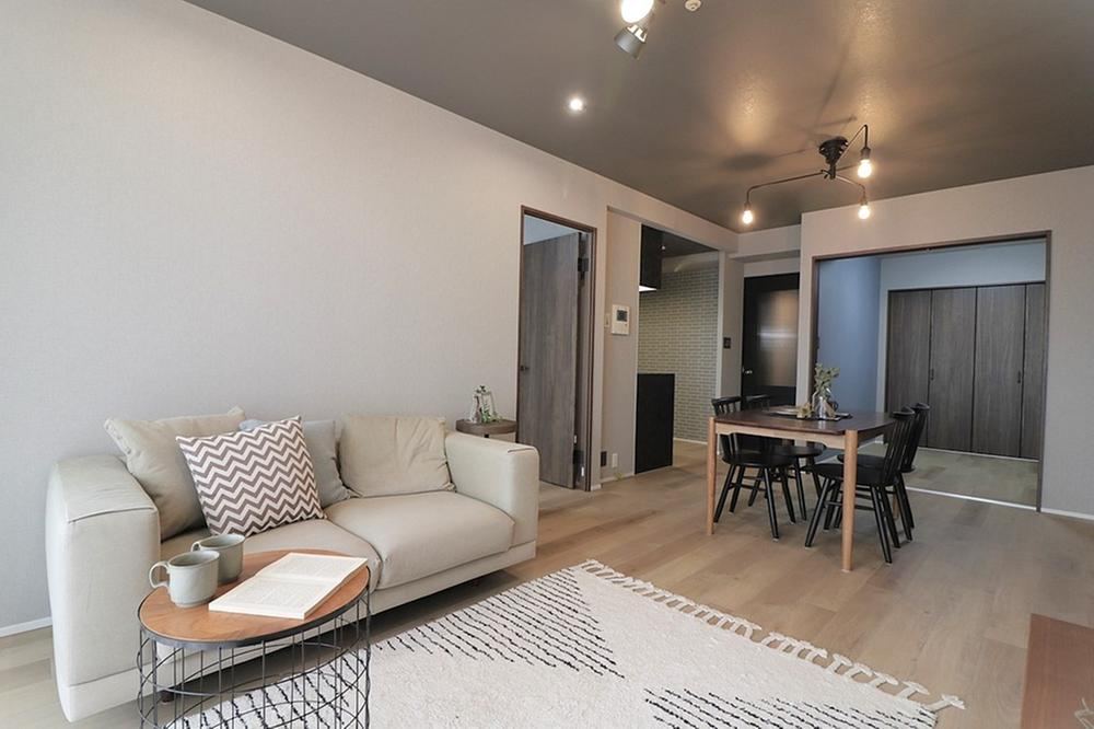 2LDK apartment in Minato Ward, Osaka - Photo 1