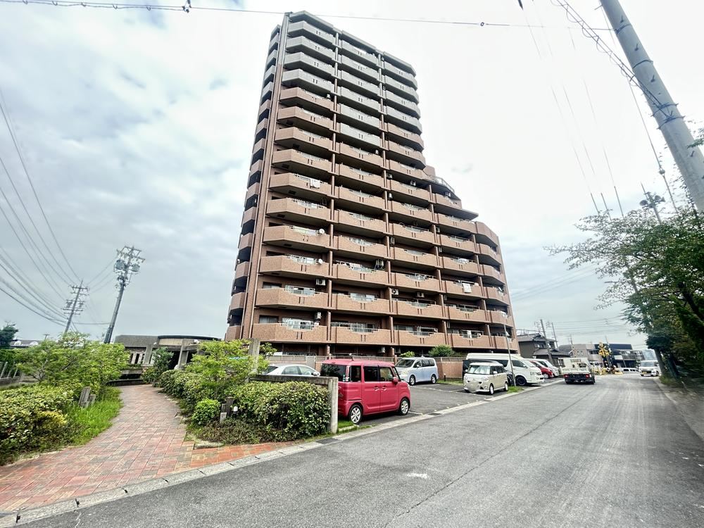 4LDK apartment in Chita, Aichi - Photo 1