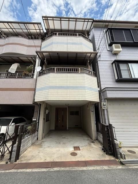 3LDK house in Higashiosaka, Osaka - Photo 1