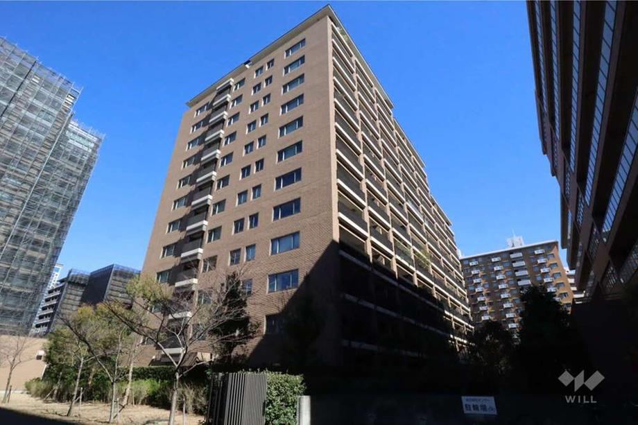 3LDK apartment in Shibuya Ward, Tokyo - Photo 1