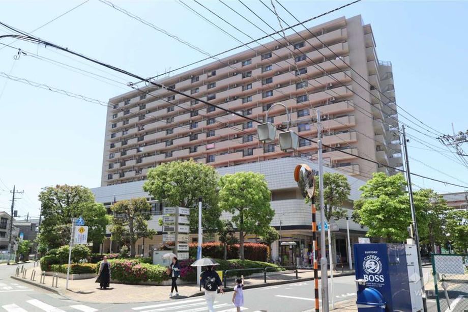 2LDK+S apartment in Adachi Ward, Tokyo - Photo 1