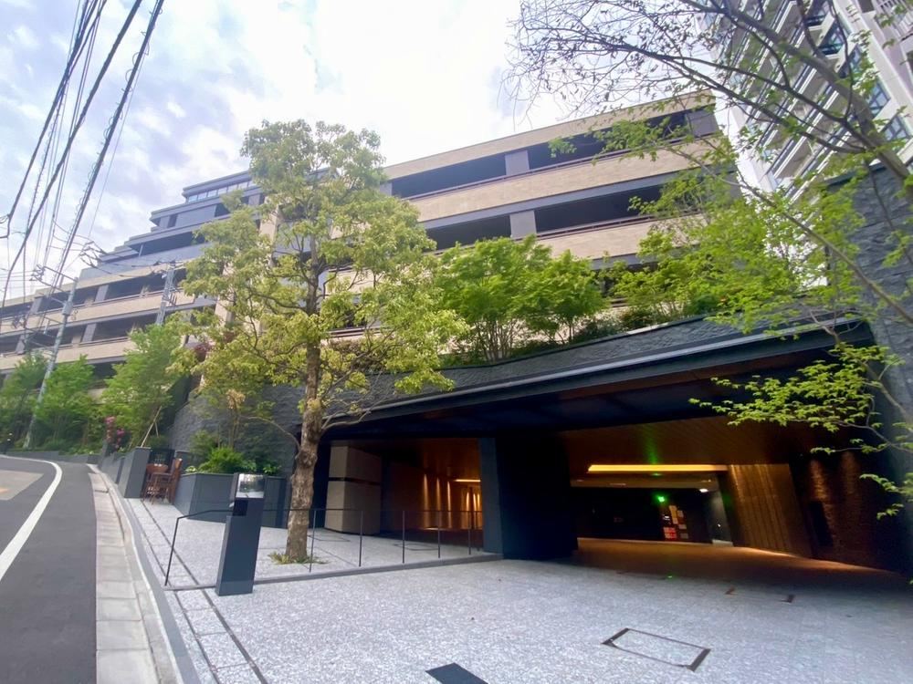 1LDK apartment in Minato Ward, Tokyo - Photo 1