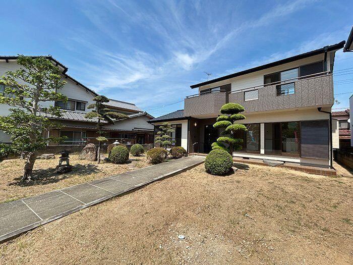 4LDK house in Sakaide, Kagawa - Photo 1