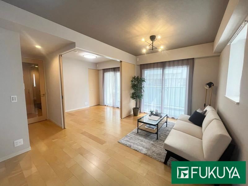 2LDK apartment in Joto Ward, Osaka - Photo 1