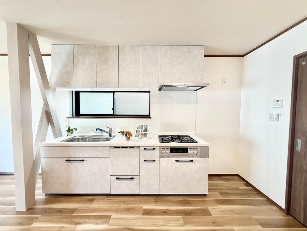 4LDK house in Higashiosaka, Osaka - Photo 1