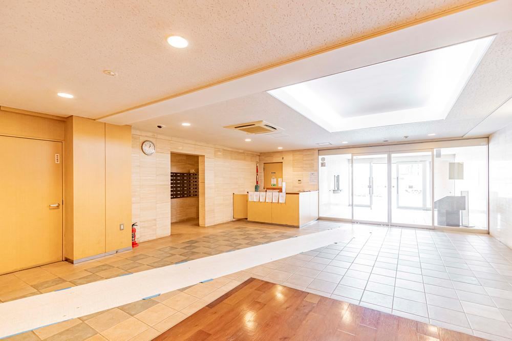 4LDK apartment in Konan Ward, Yokohama, Kanagawa - Photo 1