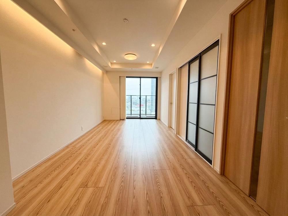 2LDK+S apartment in Minato Ward, Tokyo - Photo 1