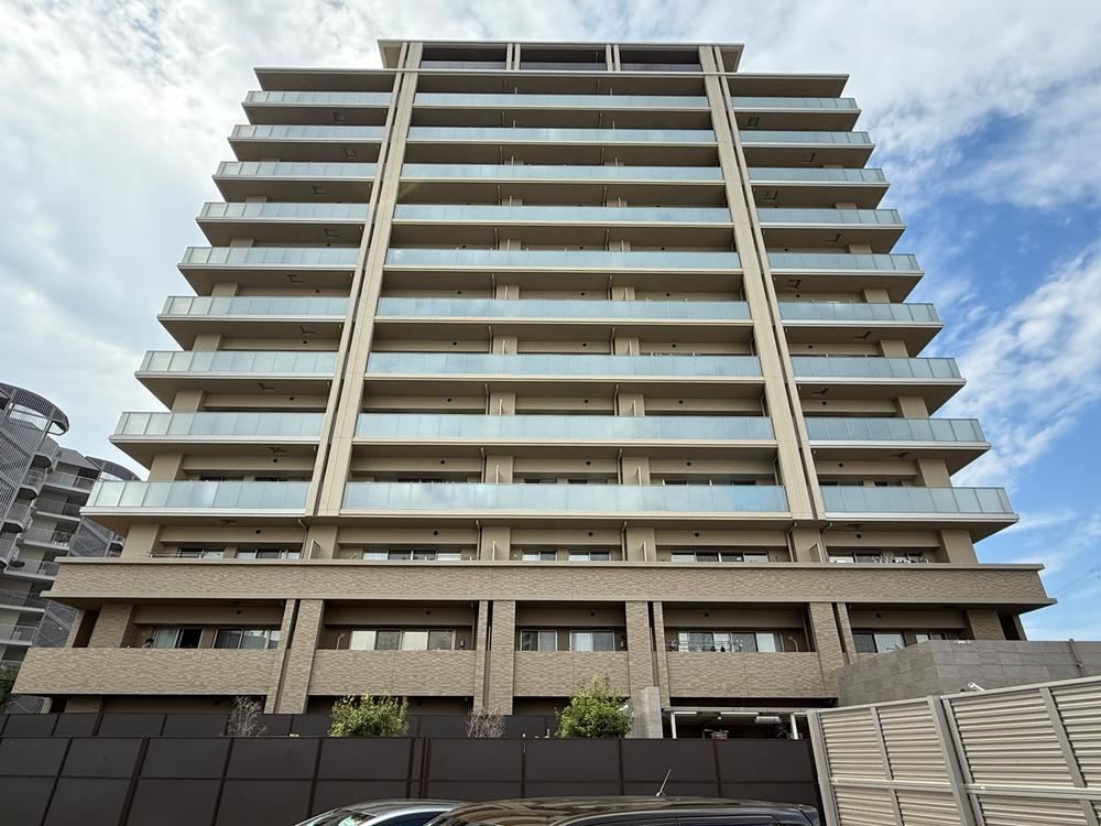 3LDK apartment in Kita Ward, Sakai, Osaka - Photo 1