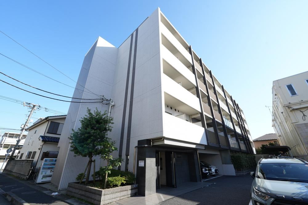 1K apartment in Urayasu, Chiba - Photo 1