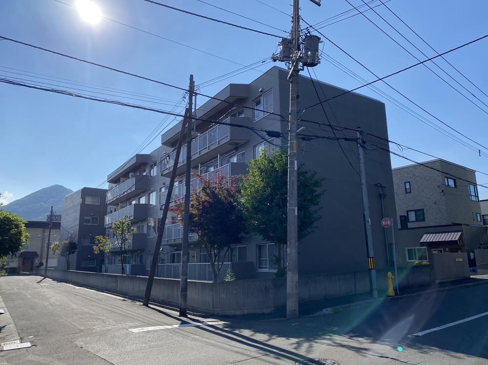 2LDK apartment in Nishi Ward, Sapporo, Hokkaido - Photo 1