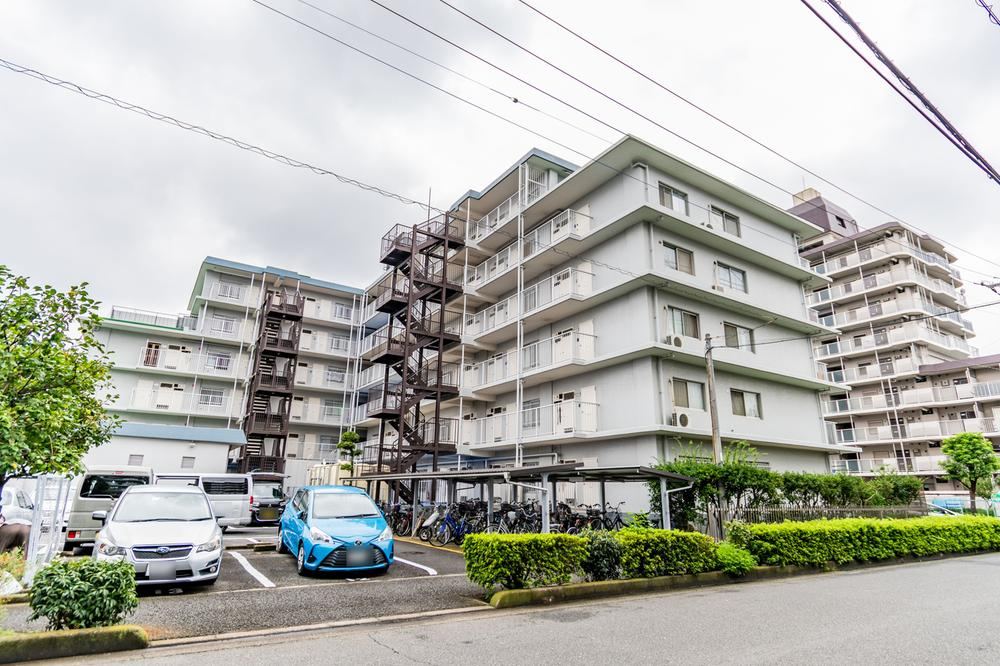 2LDK apartment in Warabi, Saitama - Photo 1