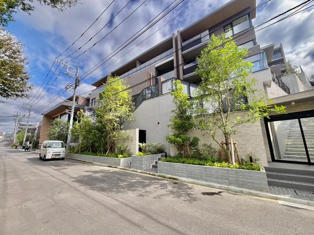 4LDK apartment in Aoba Ward, Yokohama, Kanagawa - Photo 1