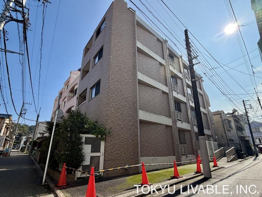 3LDK apartment in Naka Ward, Yokohama, Kanagawa - Photo 1