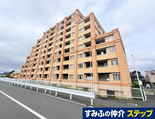 3LDK apartment in Katsushika Ward, Tokyo - Photo 1