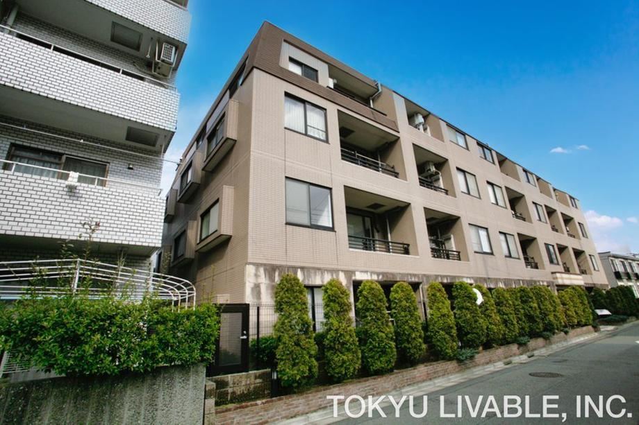 3LDK apartment in Fuchu, Tokyo - Photo 1