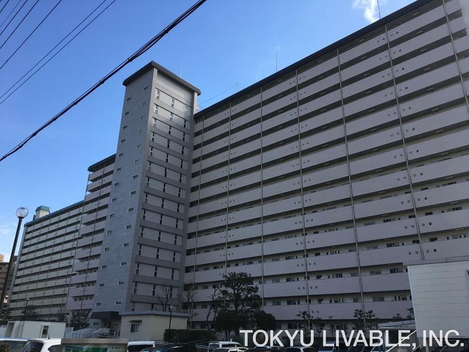 3LDK apartment in Suita, Osaka - Photo 1