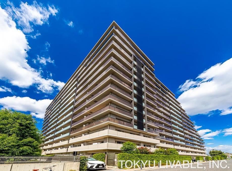 4LDK apartment in Omiya Ward, Saitama - Photo 1
