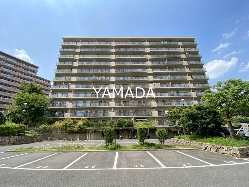 2LDK+S apartment in Suita, Osaka - Photo 1