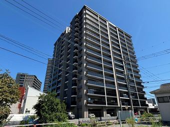 3LDK apartment in Nishi Ward