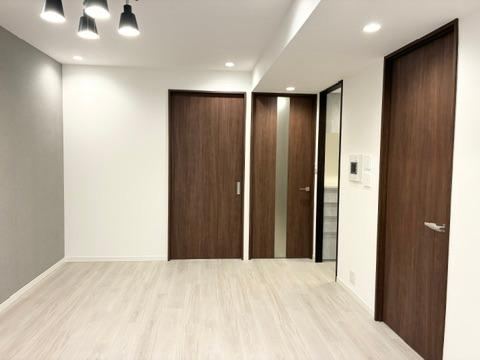 2LDK apartment in Shinjuku Ward, Tokyo - Photo 1