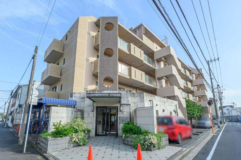 2LDK apartment in Tsurumi Ward, Yokohama, Kanagawa - Photo 1