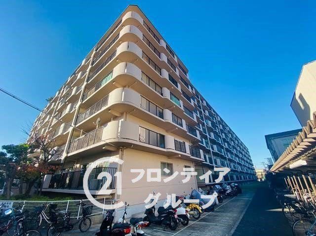 2LDK+S apartment in Higashiosaka, Osaka - Photo 1