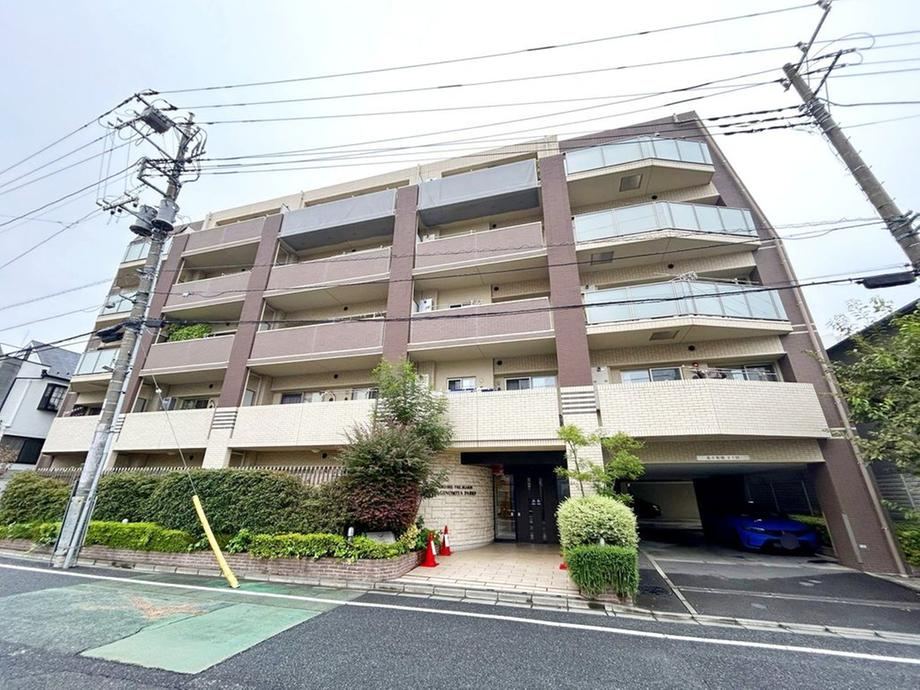 3LDK apartment in Nakano Ward, Tokyo - Photo 1