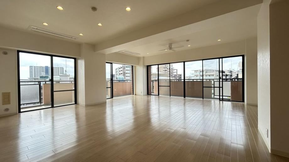3LDK apartment in Toyonaka, Osaka - Photo 1