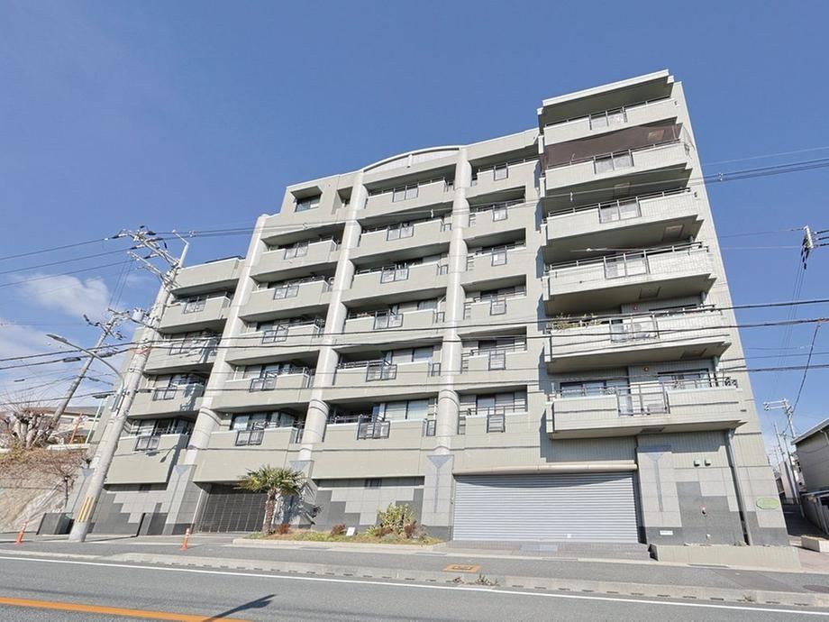 4LDK apartment in Toyonaka, Osaka - Photo 1