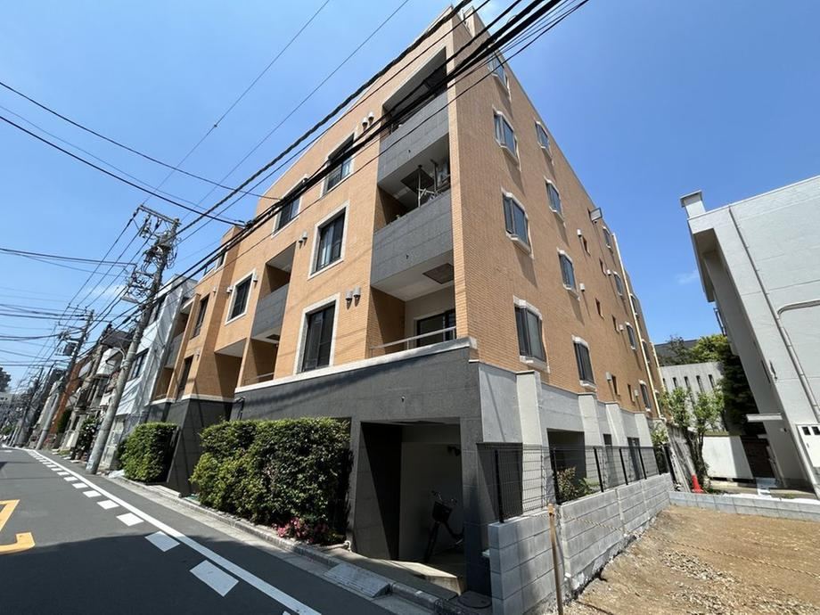 1LDK apartment in Minato Ward, Tokyo - Photo 1