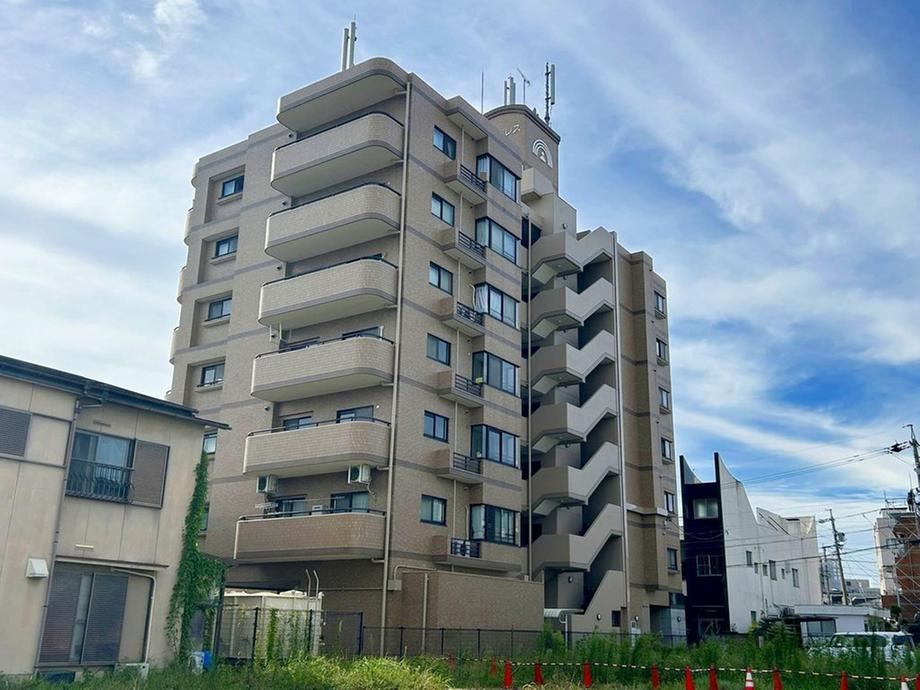 4LDK apartment in Ichinomiya, Aichi - Photo 1