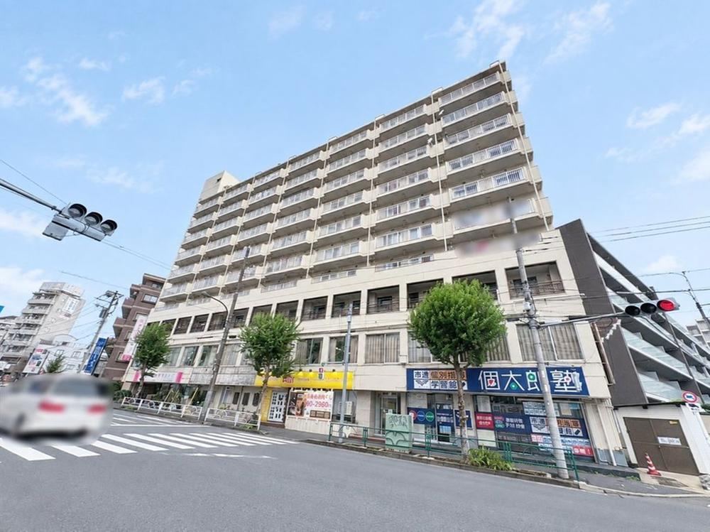 2DK apartment in Higashimurayama, Tokyo - Photo 1