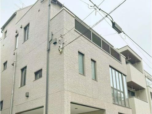 5LDK house in Minato Ward, Tokyo - Photo 1