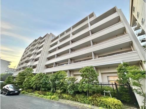3LDK+S apartment in Toyonaka, Osaka - Photo 1