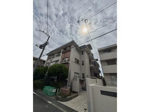 2LDK+S apartment in Itami, Hyogo - Photo 1