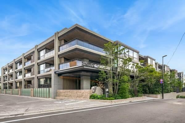 2LDK+S apartment in Shibuya Ward, Tokyo - Photo 1